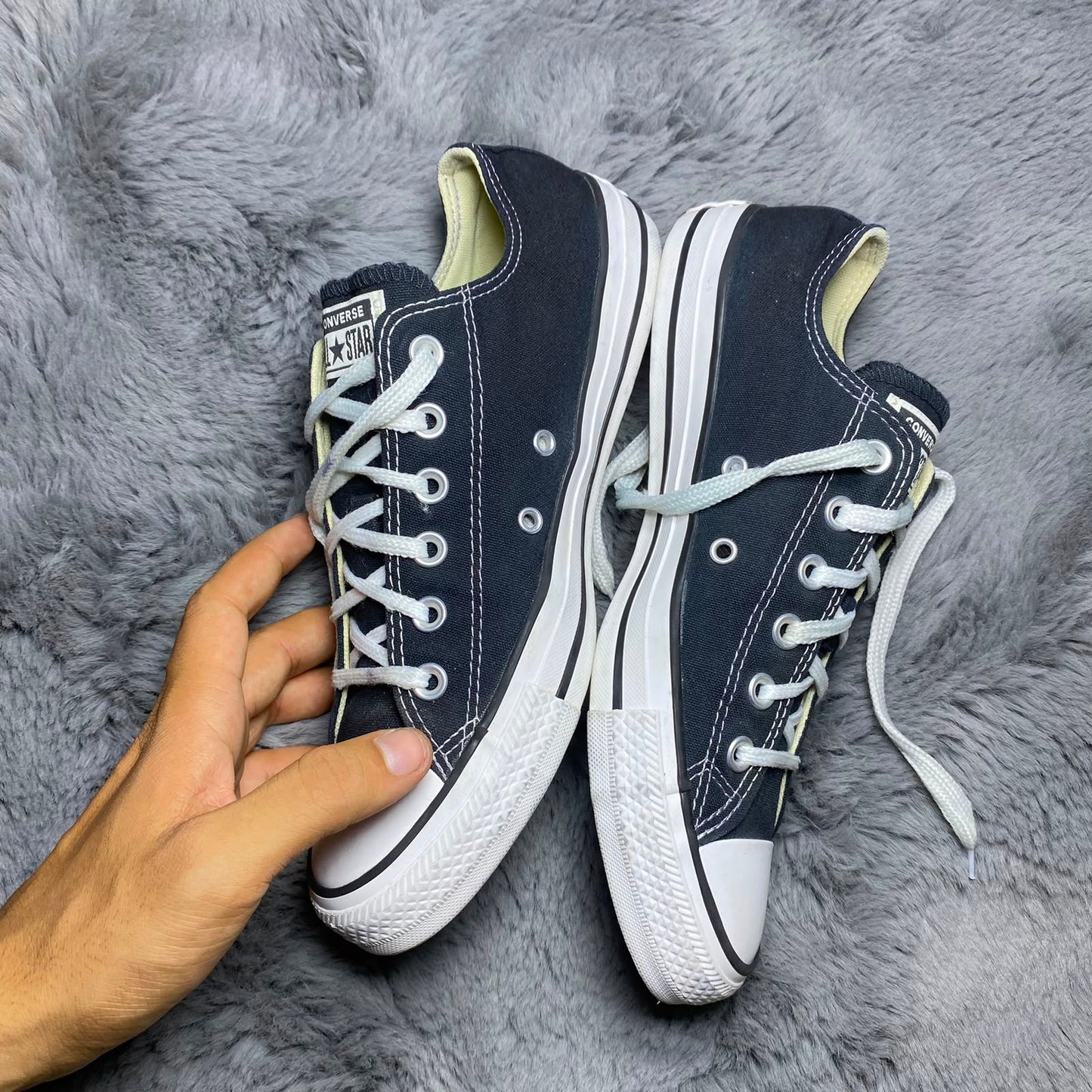 Converse ( Size 41 / 7.5 )