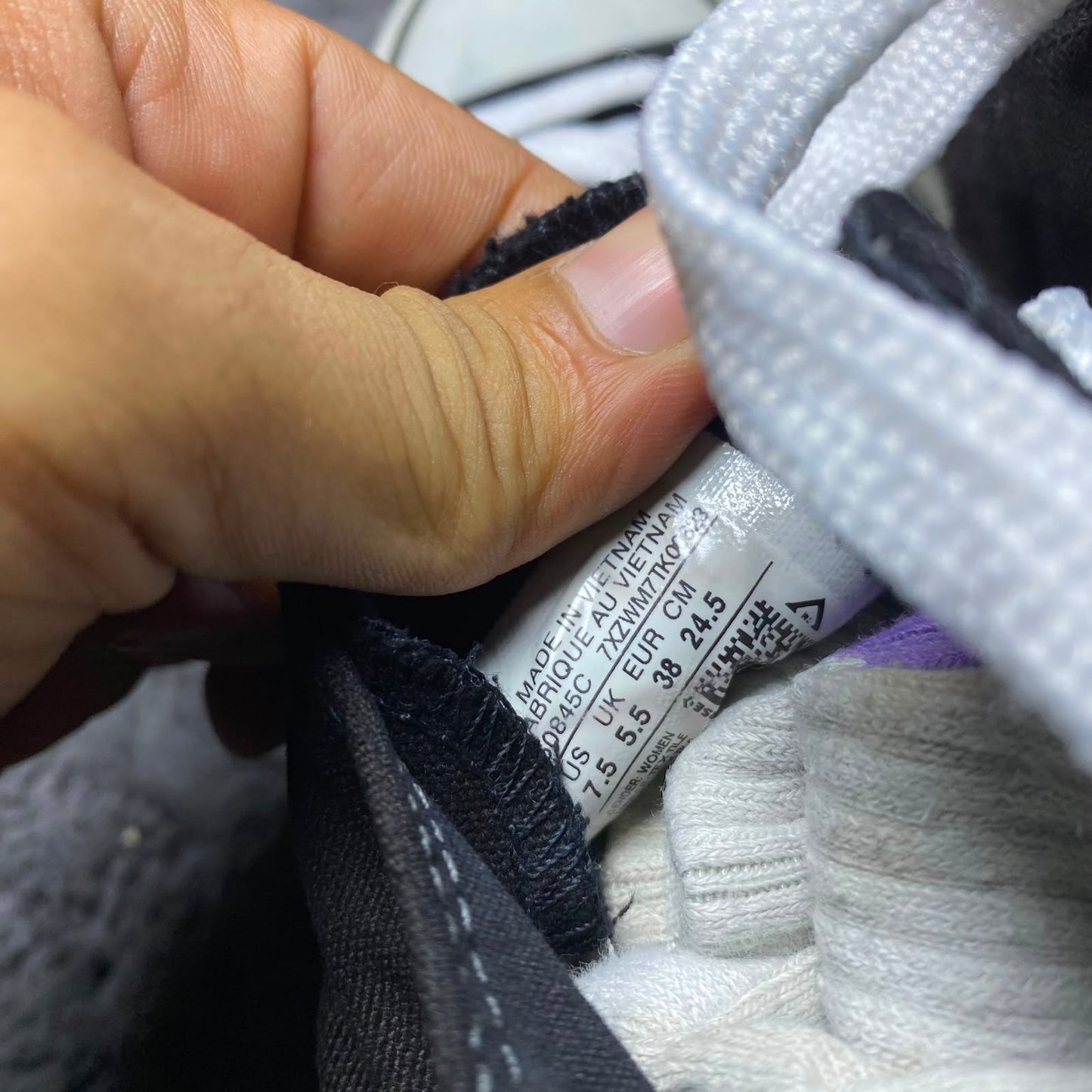 Converse ( Size 38 / 5.5 )