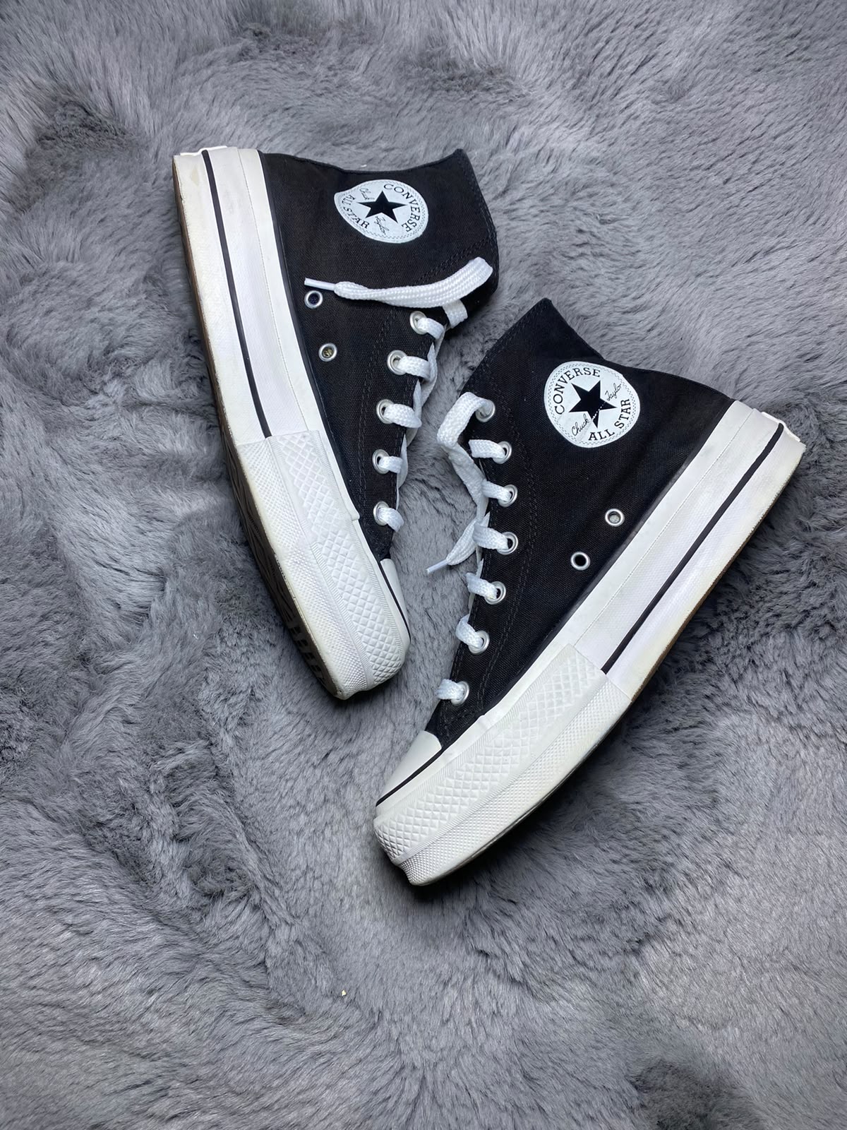 Converse ( Size 39 / 6 )