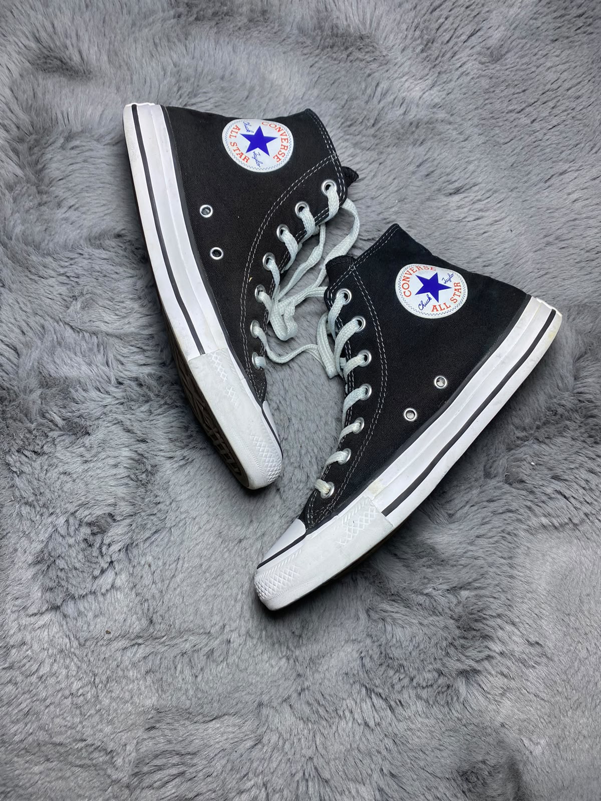 Converse ( Size 38 / 5.5 )