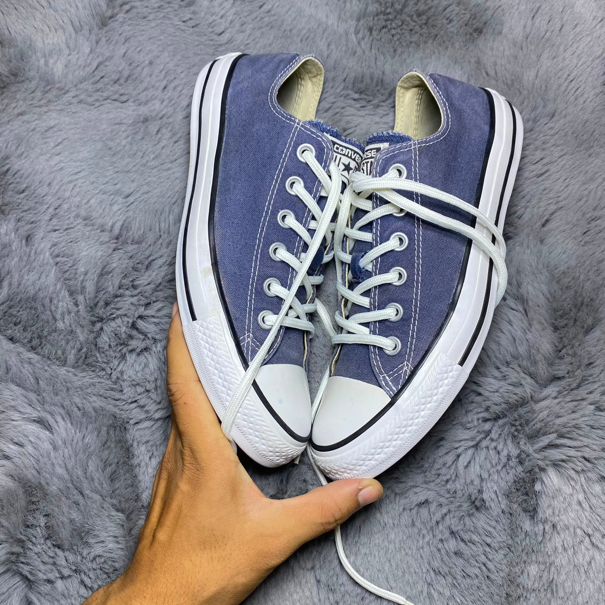 Converse ( Size 41 / 7.5 )
