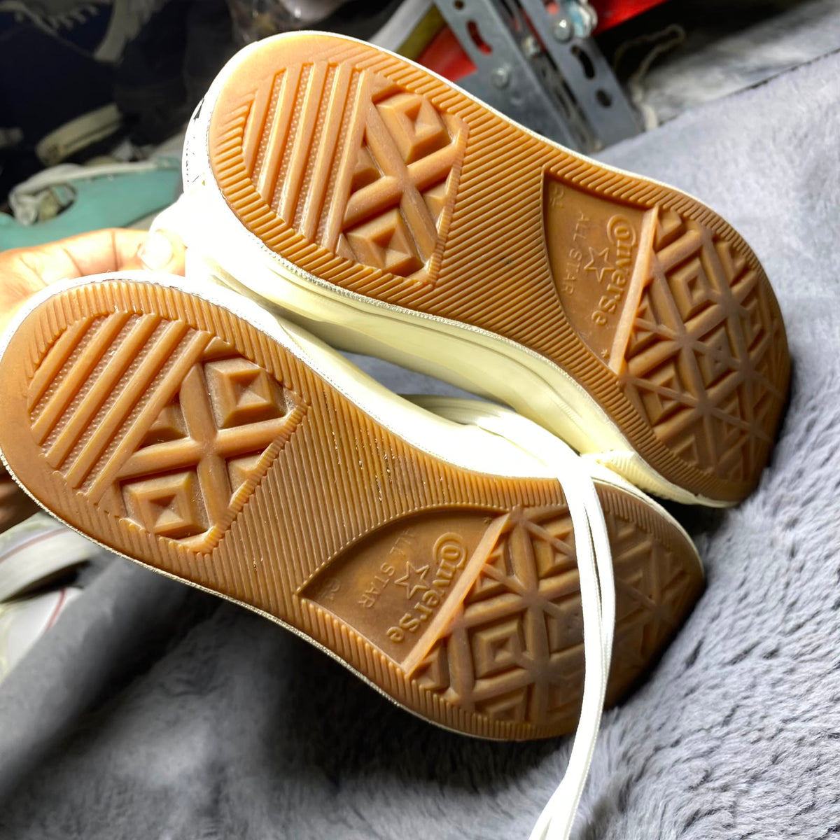 Converse ( Size 39.5 - 40 / 6.5 )