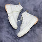 Converse ( Size 38.5-39 / 5.5-6 )