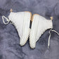 Converse ( Size 38.5-39 / 5.5-6 )