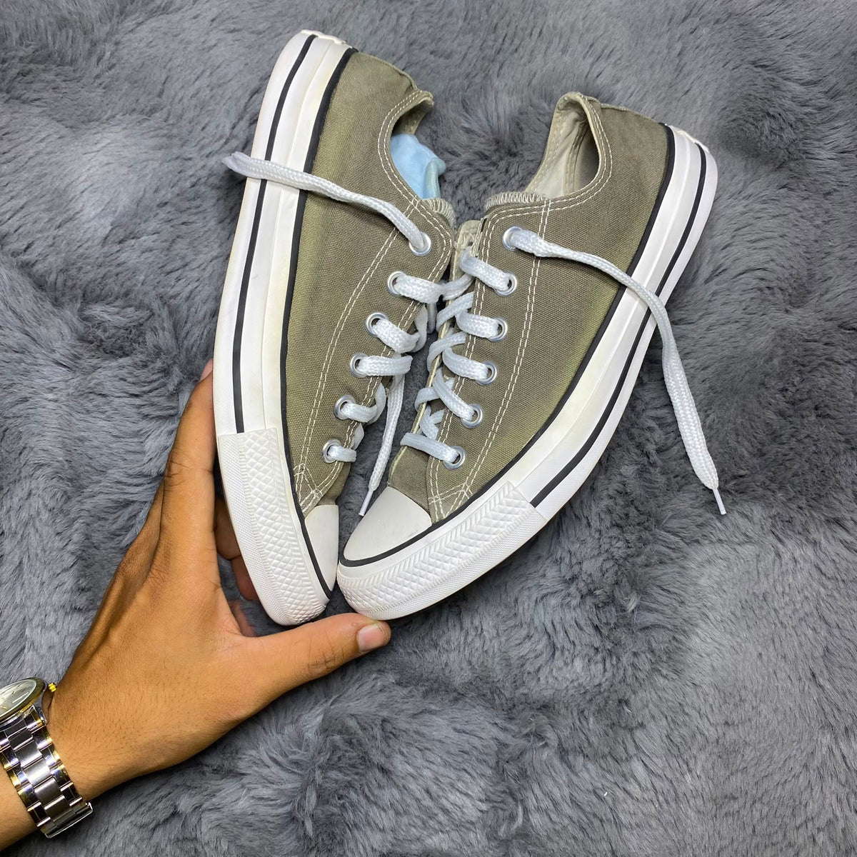 Converse ( Size 41 / 7.5 )