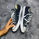 Converse ( Size 42 / 8.5 )
