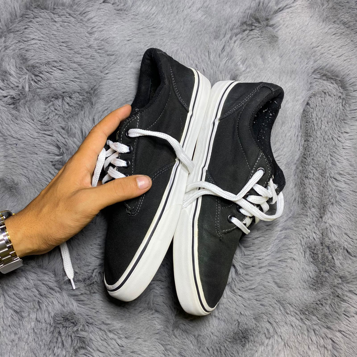 VANS ( Size 42 / 8 )