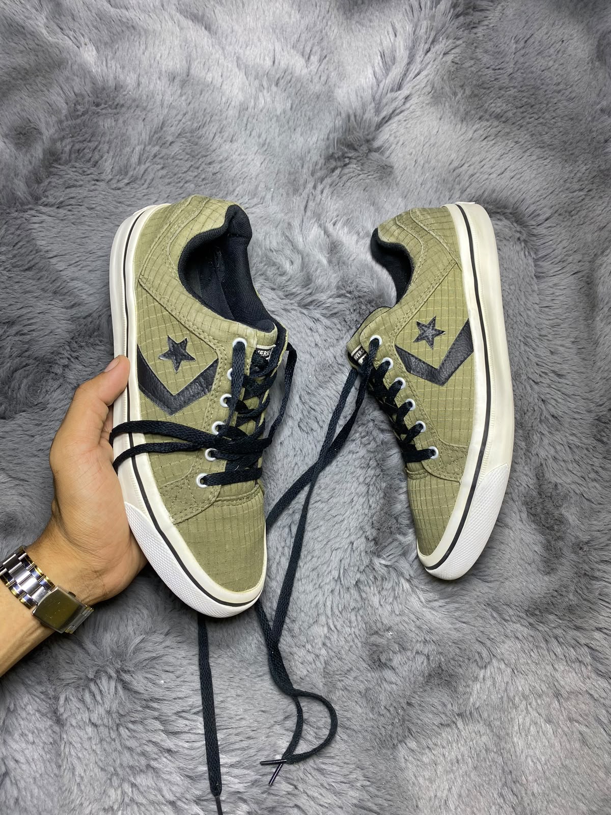 Converse ( Size 41 / 7.5 )
