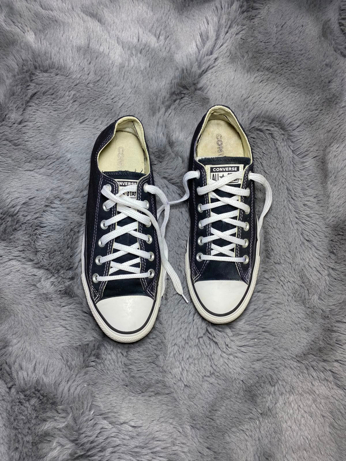 Converse ( Size 41 / 7.5 )