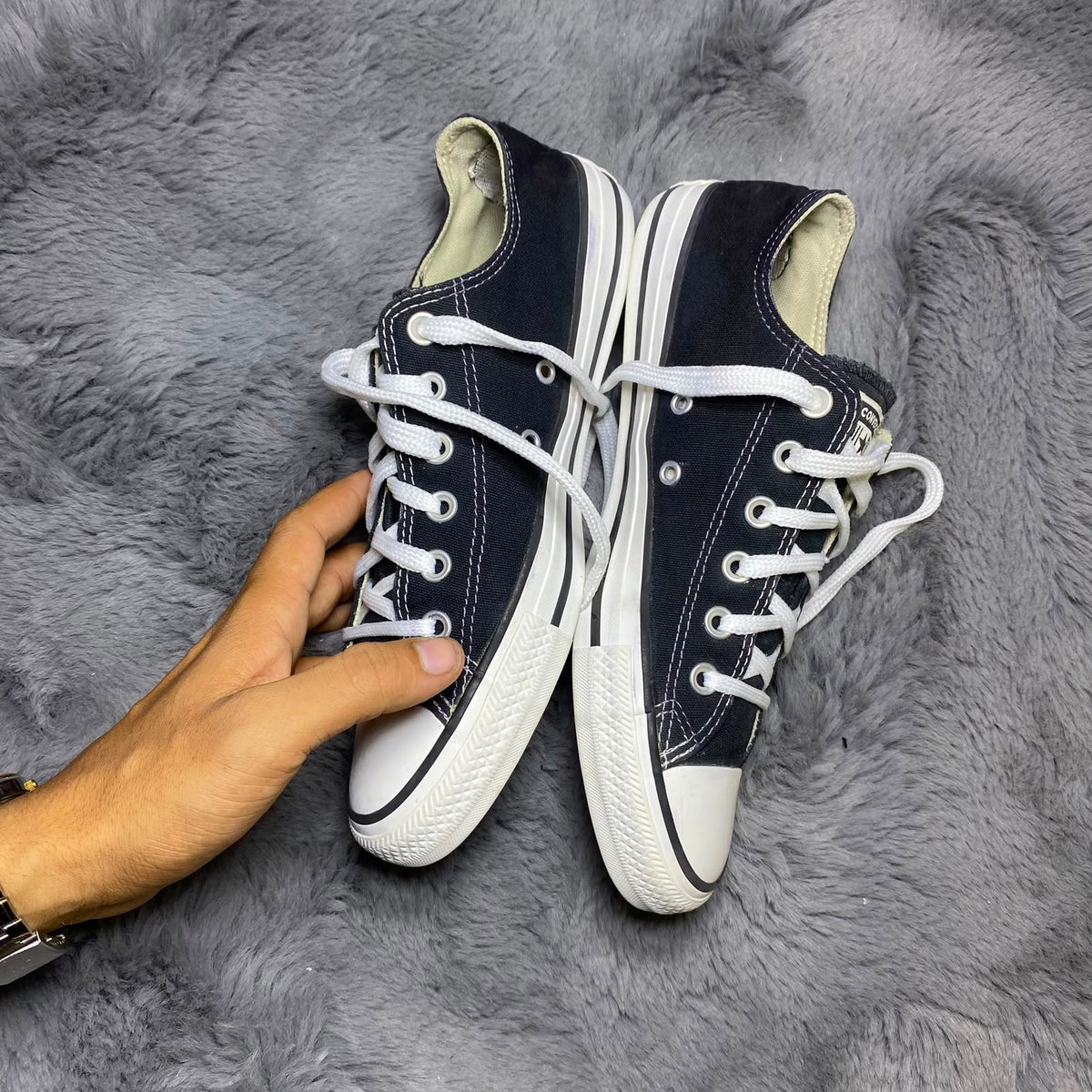 Converse ( Size 41 / 7.5 )