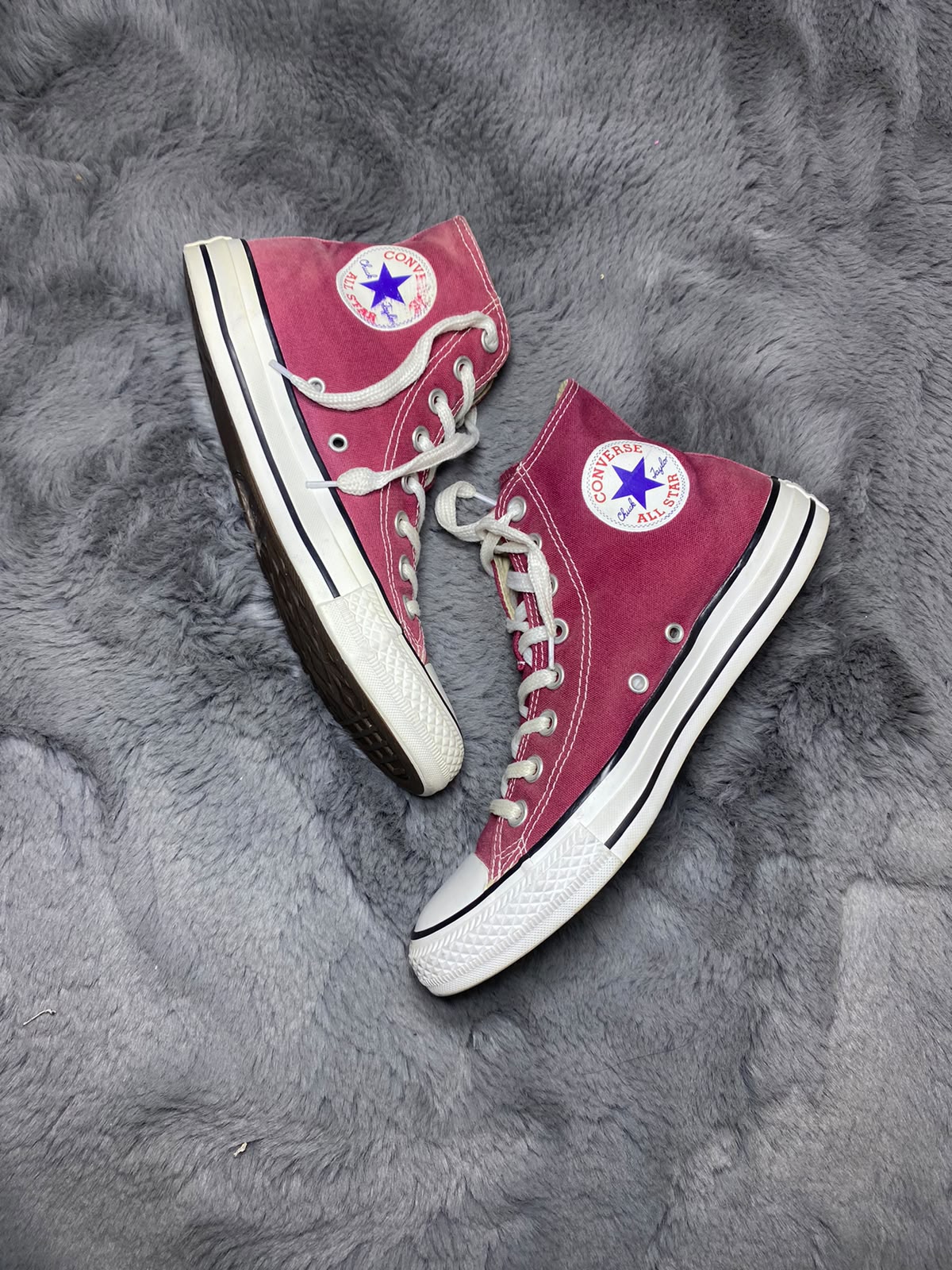 Converse ( Size 39.5 - 40 / 6.5 )