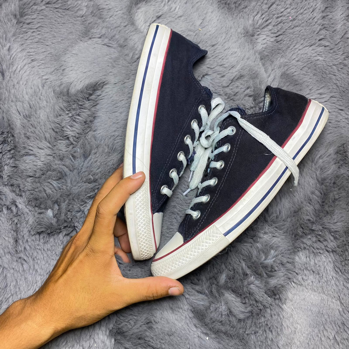 Converse ( Size 41.5 - 42 / 7.5 - 8 )