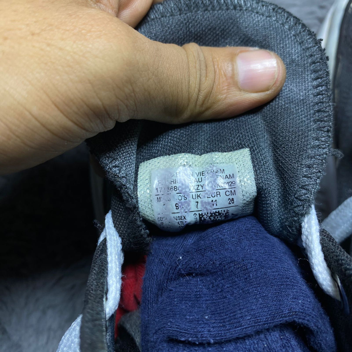 Converse ( Size 41 / 7.5 )