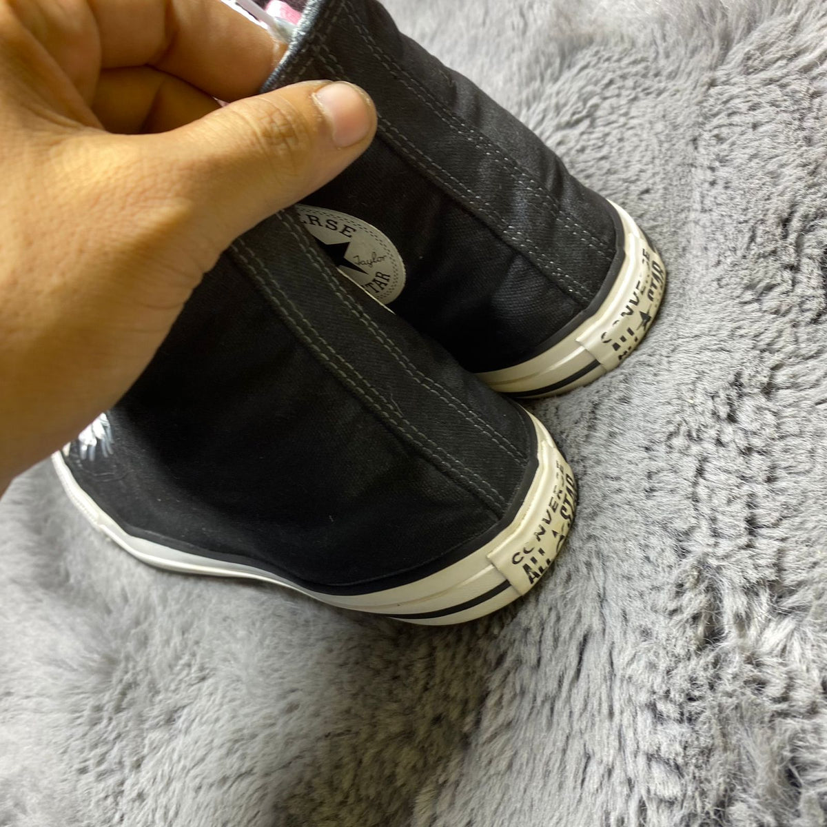 Converse ( Size 41 / 7.5 )