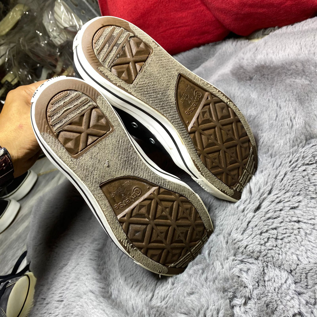 Converse ( Size 41 / 7.5 )
