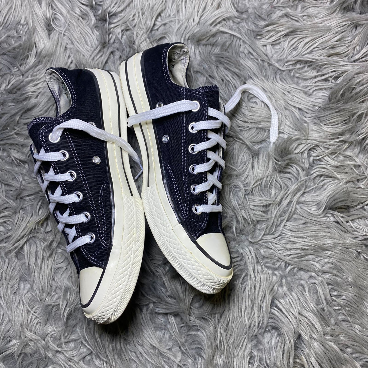 Converse ( Size 41 / 7.5 )