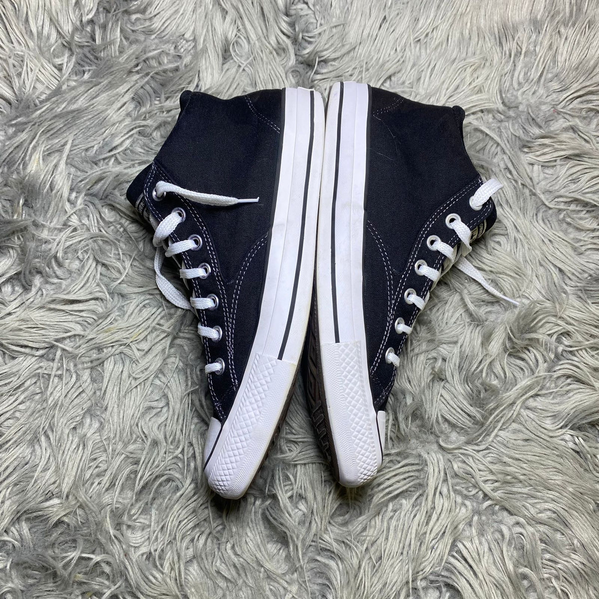 Converse ( Size 44.5-45 / 10.5 - 11 )