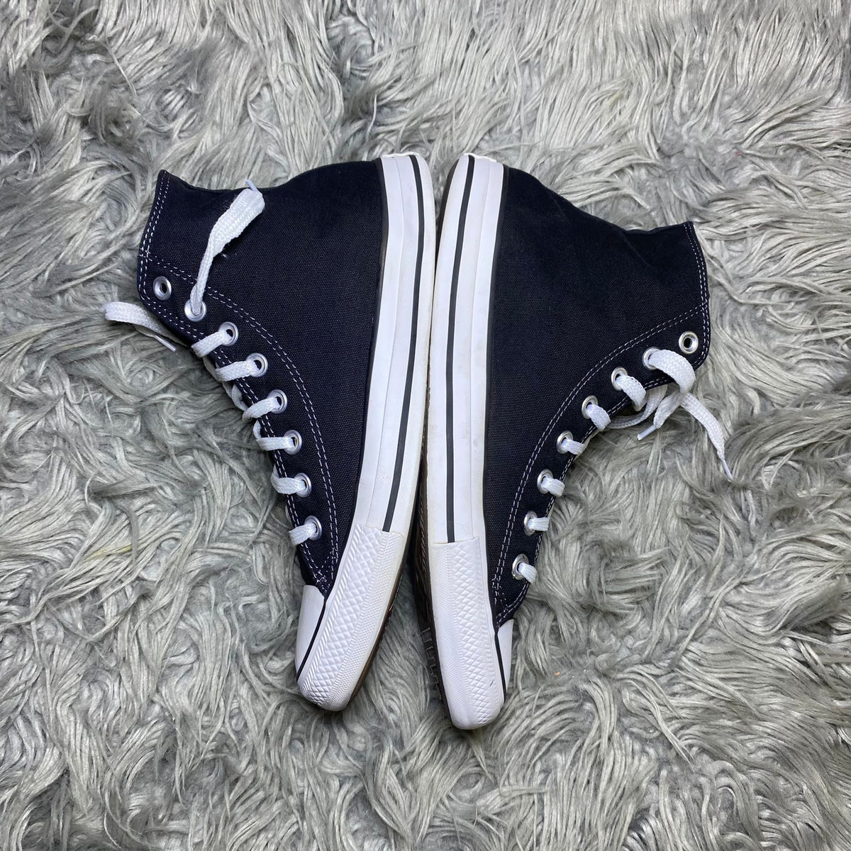 Converse ( Size 41 / 7.5 )