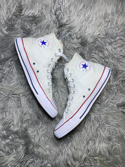 Converse ( Size 41.5 - 42 / 7.5 - 8 )