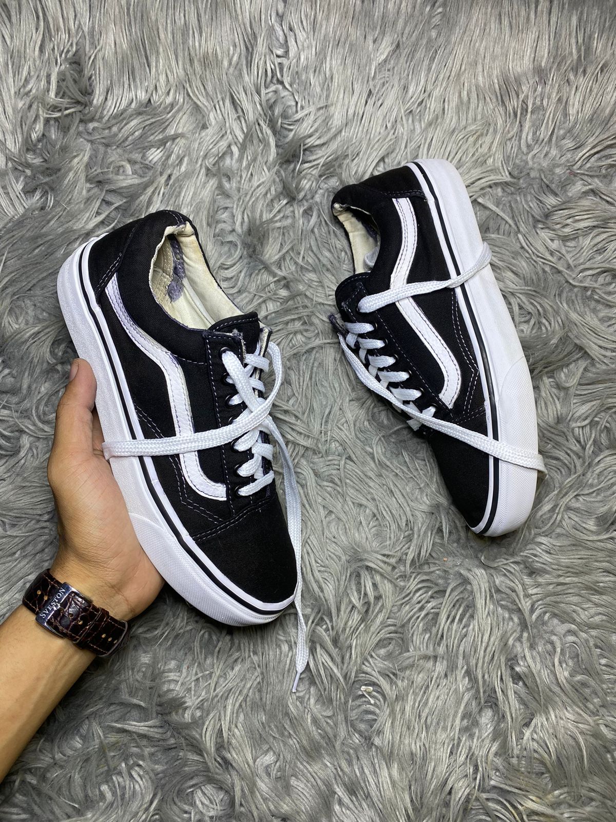 VANS ( Size 40 / 6.5 )