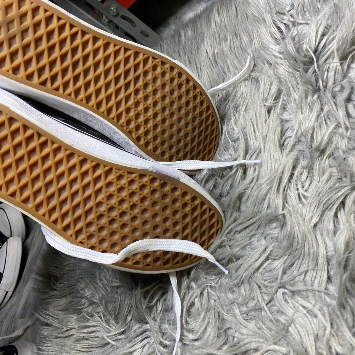VANS ( Size 40 / 6.5 )