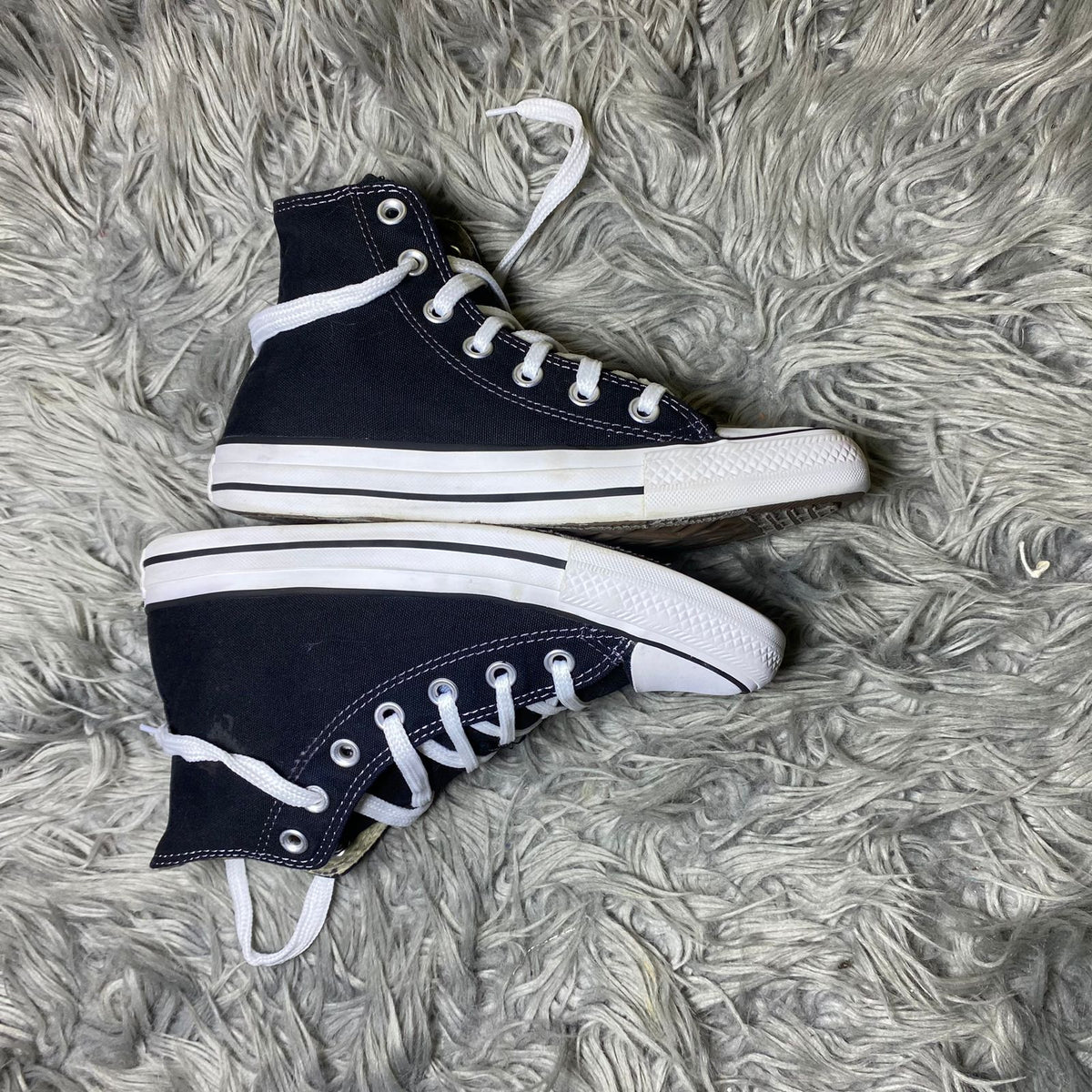 Converse ( Size 38 / 5.5 )