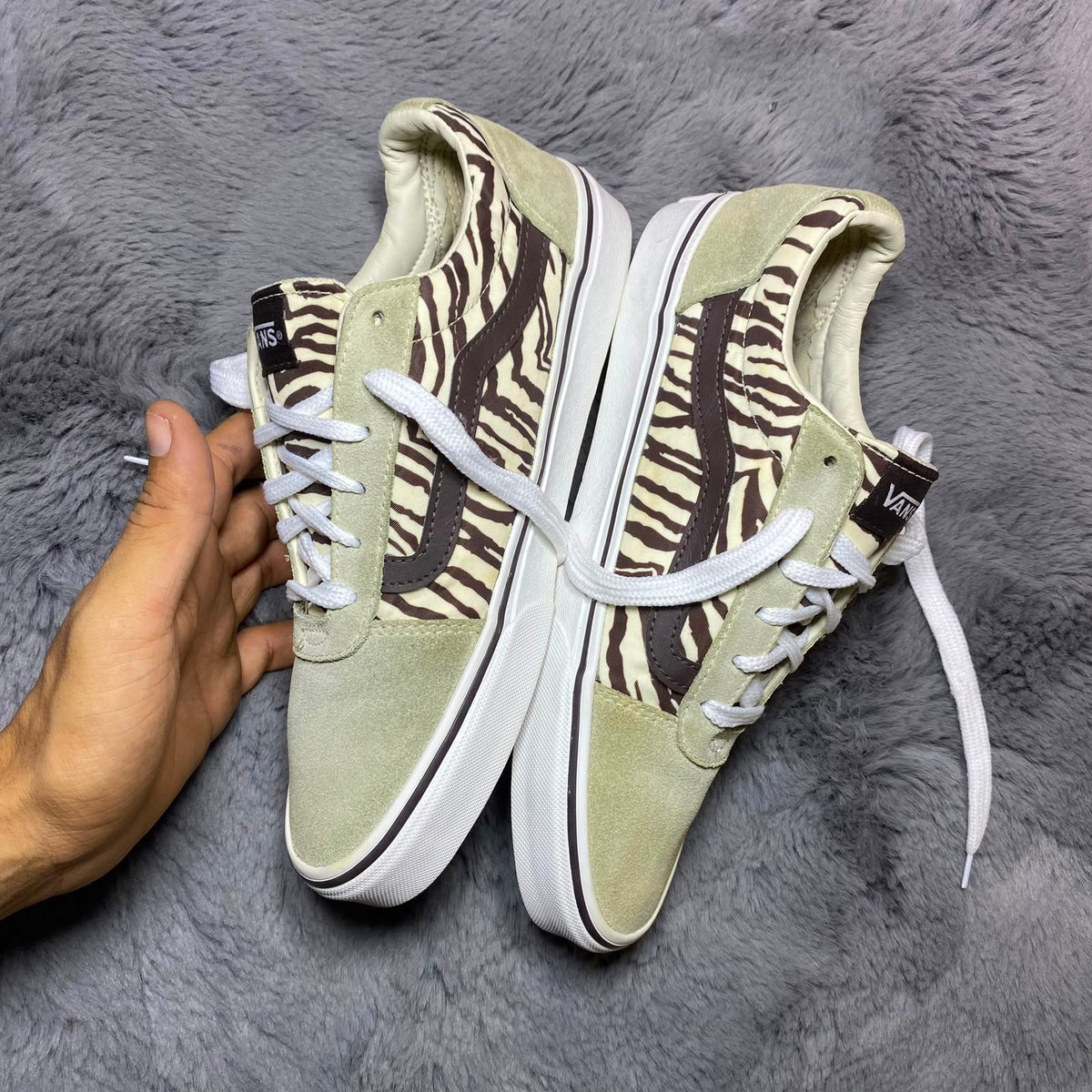 VANS ( Size 40.5 - 41 / 6.5 - 7 )