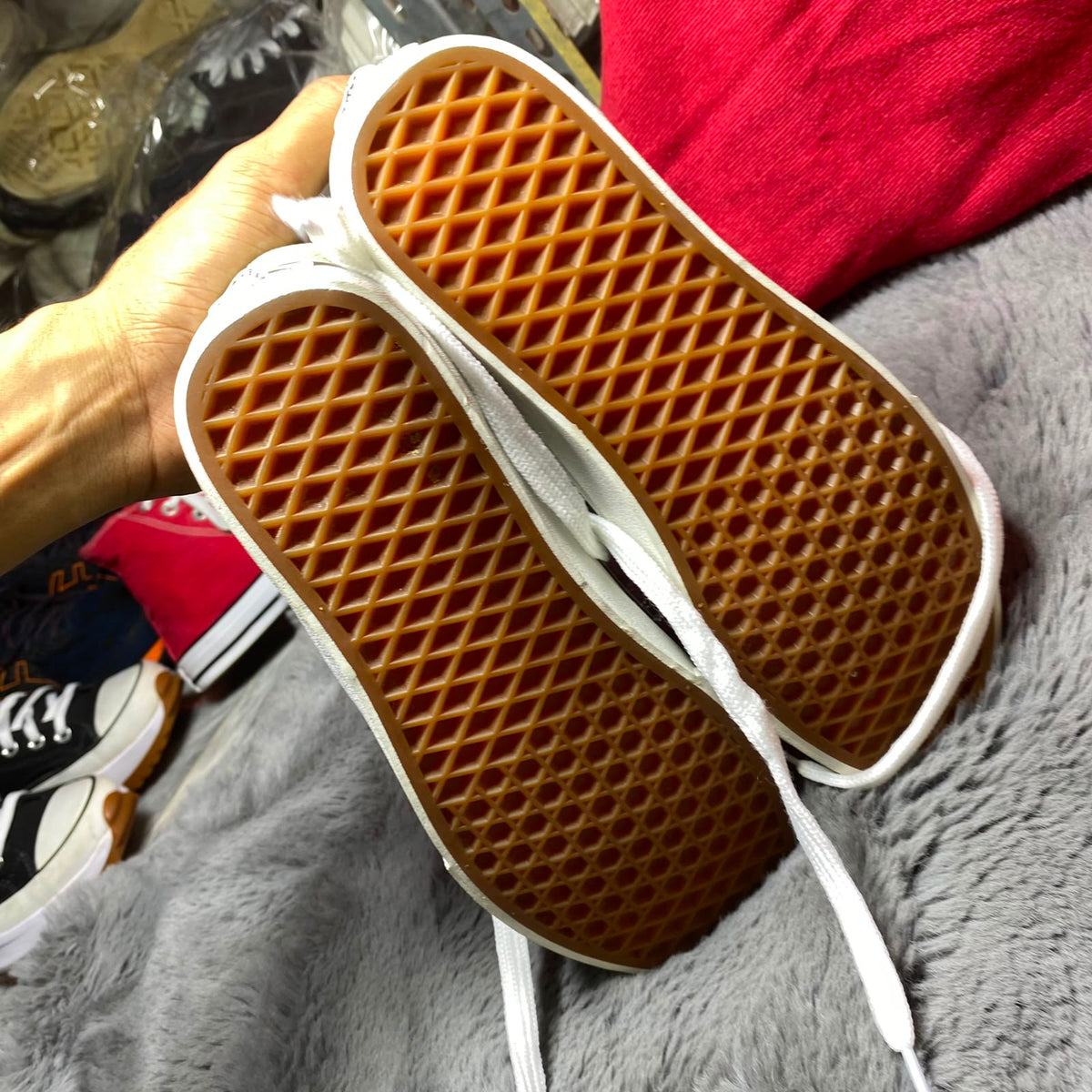 VANS ( Size 40.5 - 41 / 6.5 - 7 )