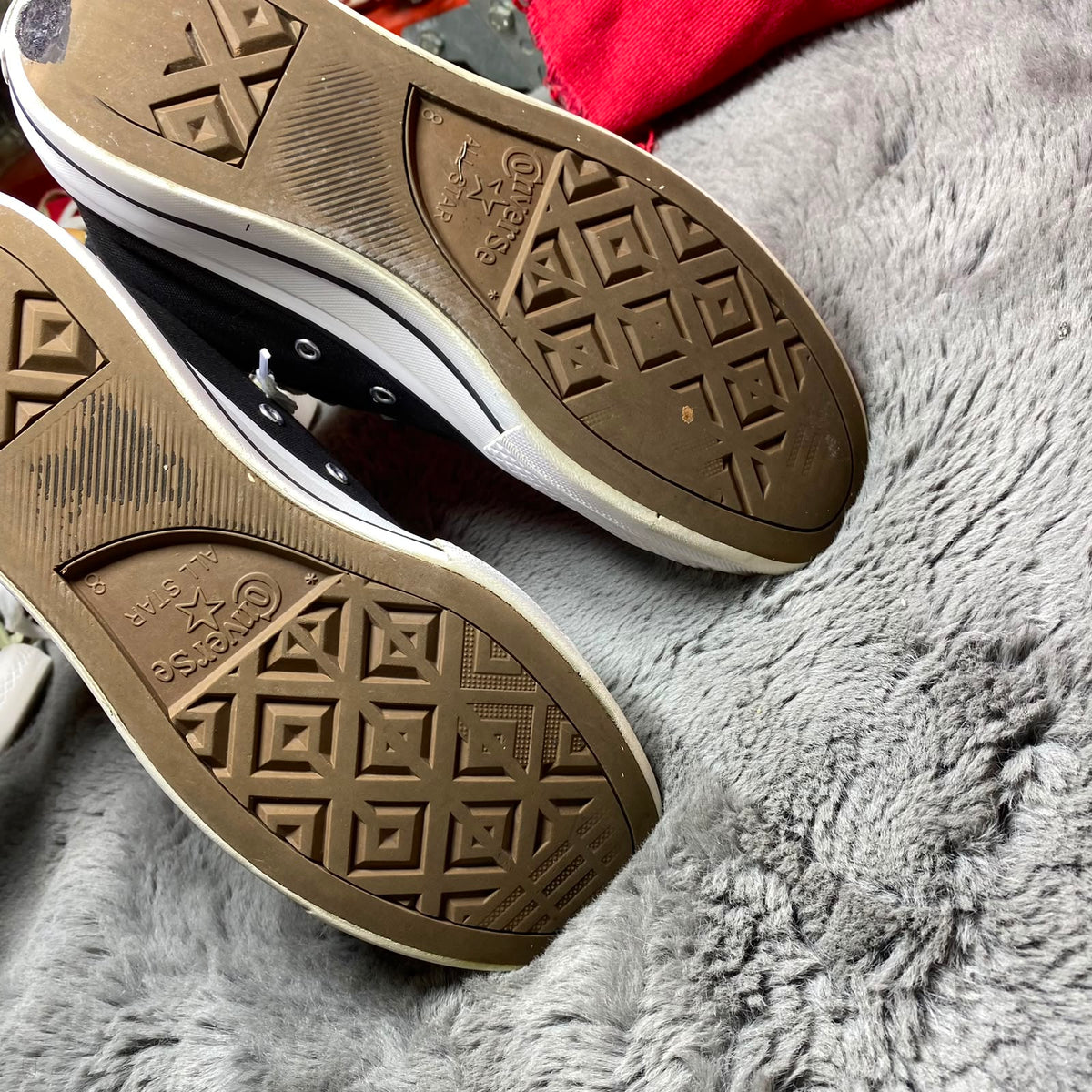 Converse ( Size 41.5 - 42 / 7.5 - 8 )