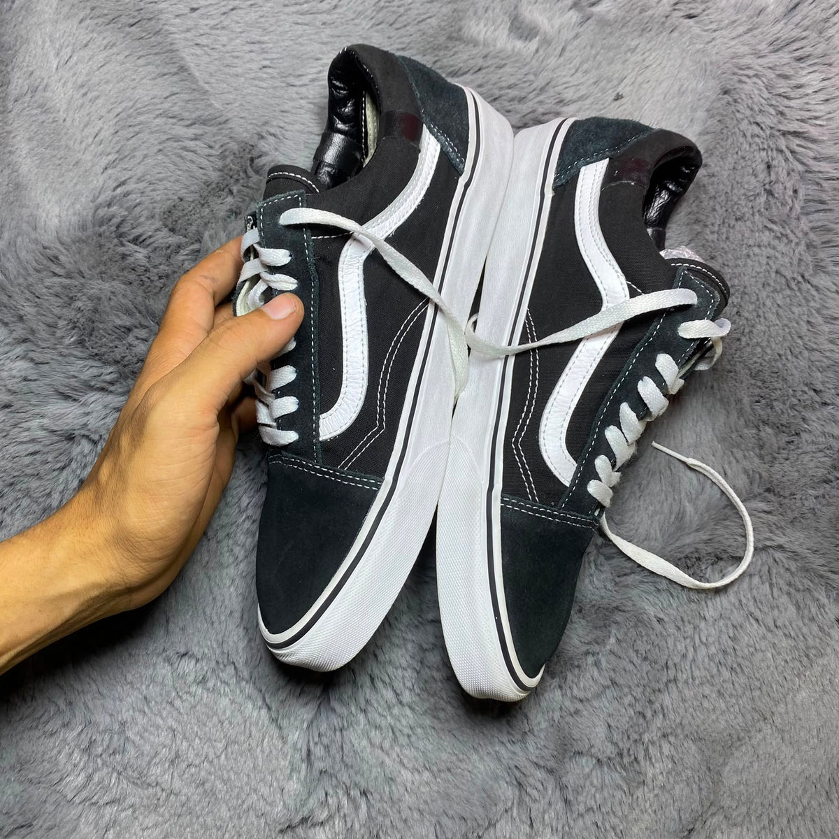 VANS ( Size 43 /  8.5-9 )