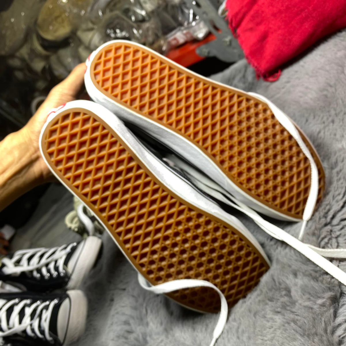 VANS ( Size 43 /  8.5-9 )
