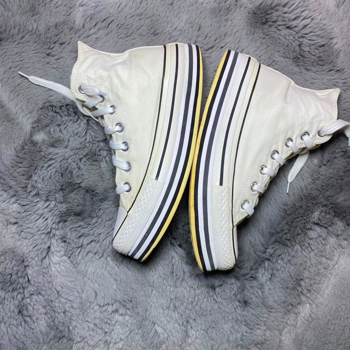 Converse ( Size 38 / 5.5 )