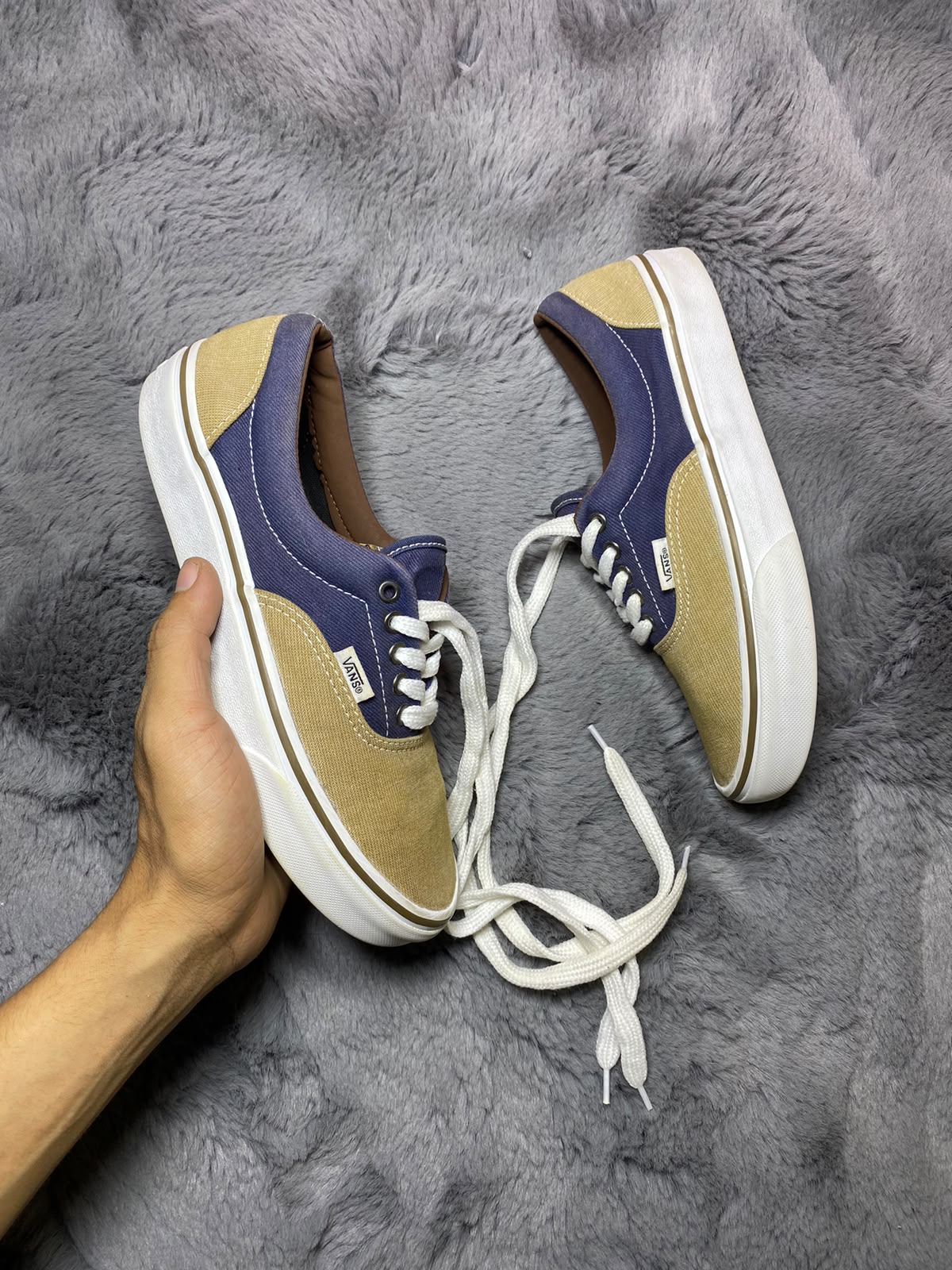 VANS ( Size 38.5 - 39 /  5.5 )