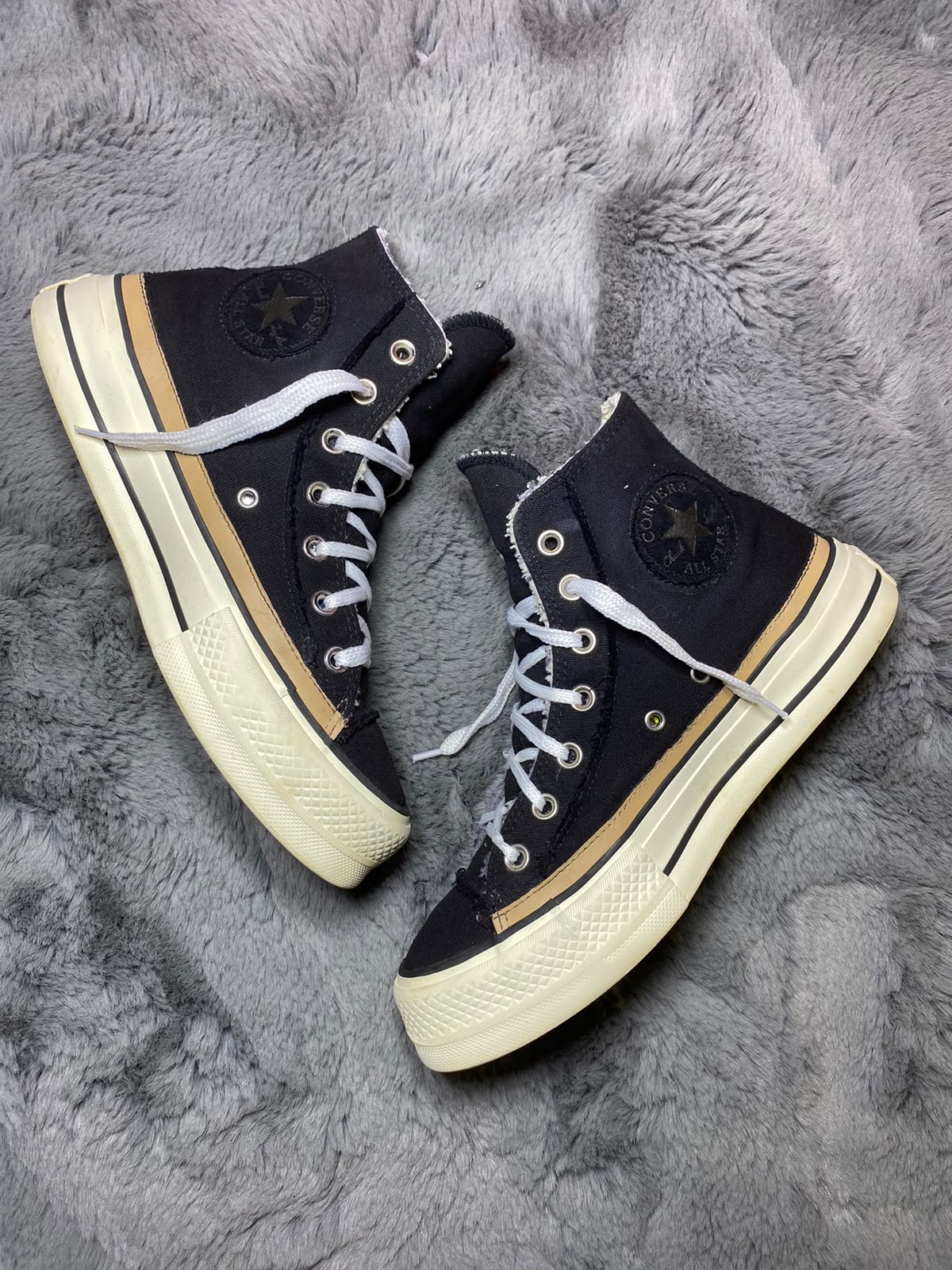 Converse ( Size 40 / 7 )
