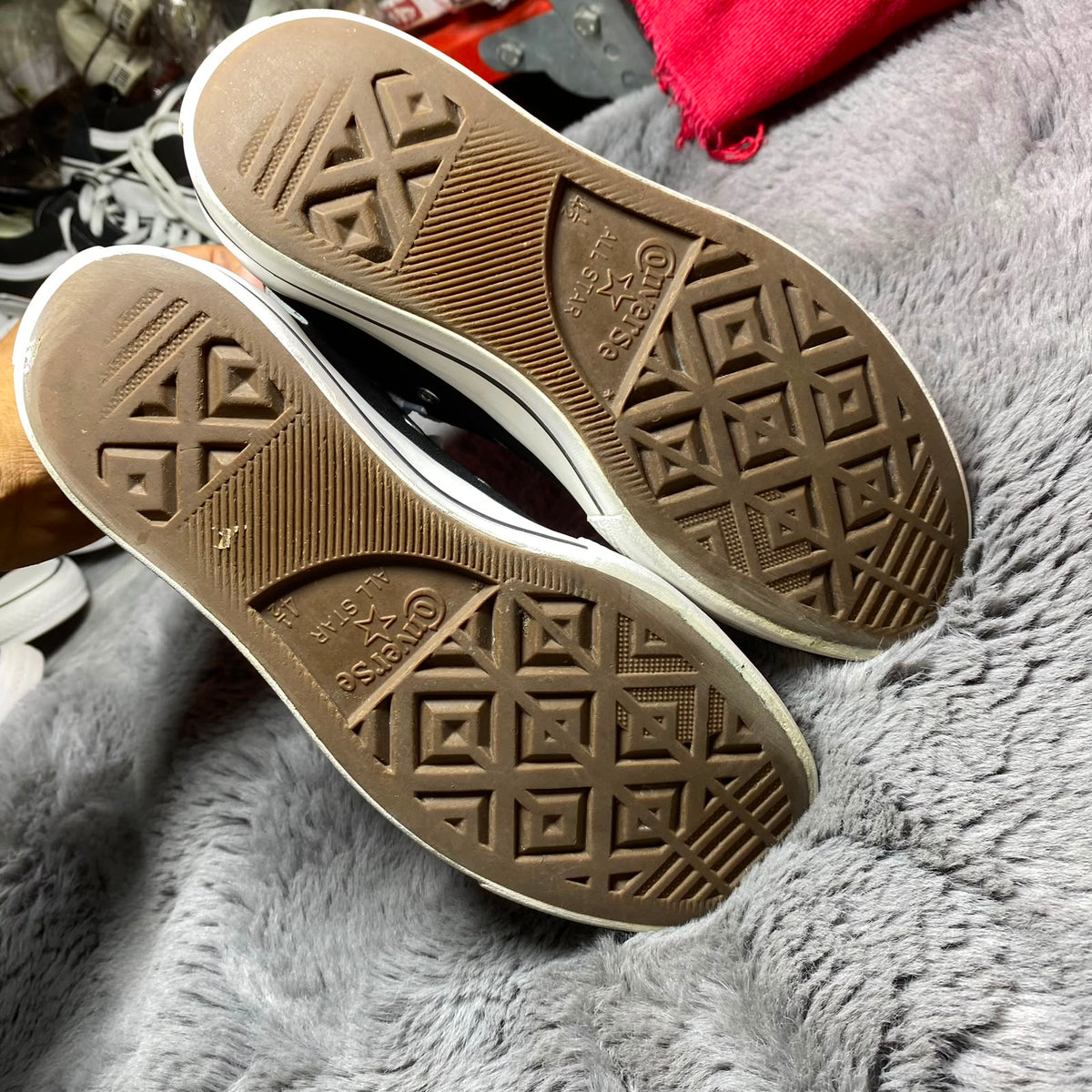 Converse ( Size 37 / 4.5 )
