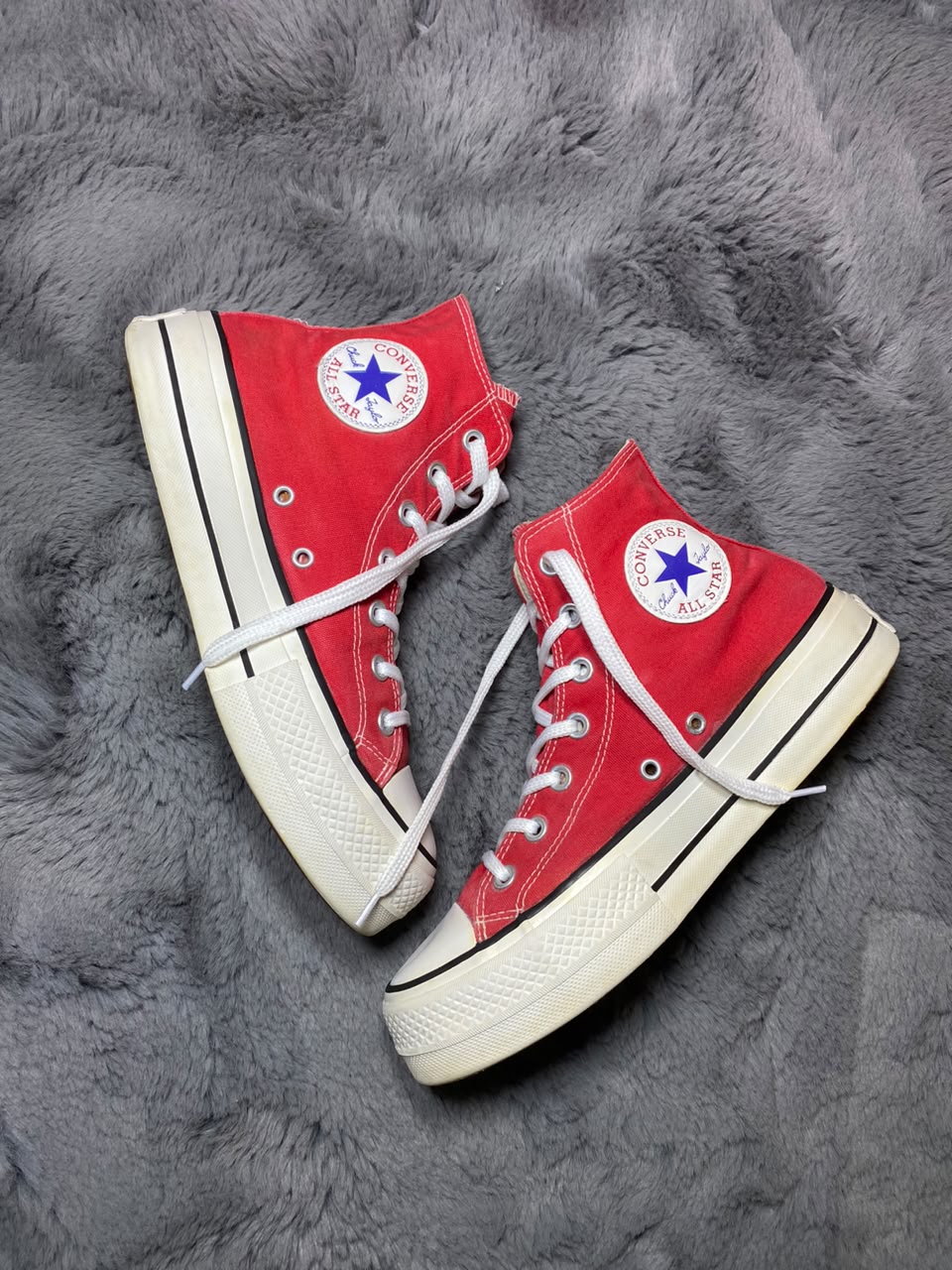 Converse ( Size 39.5 - 40 / 6.5 )