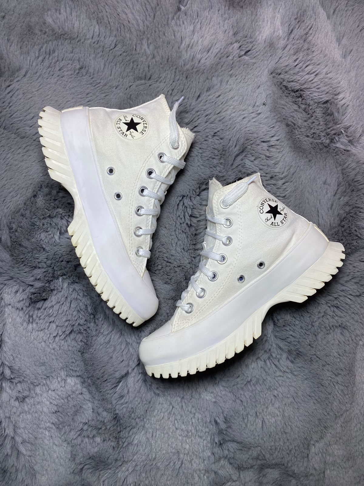 Converse ( Size 36 / 5.5 )