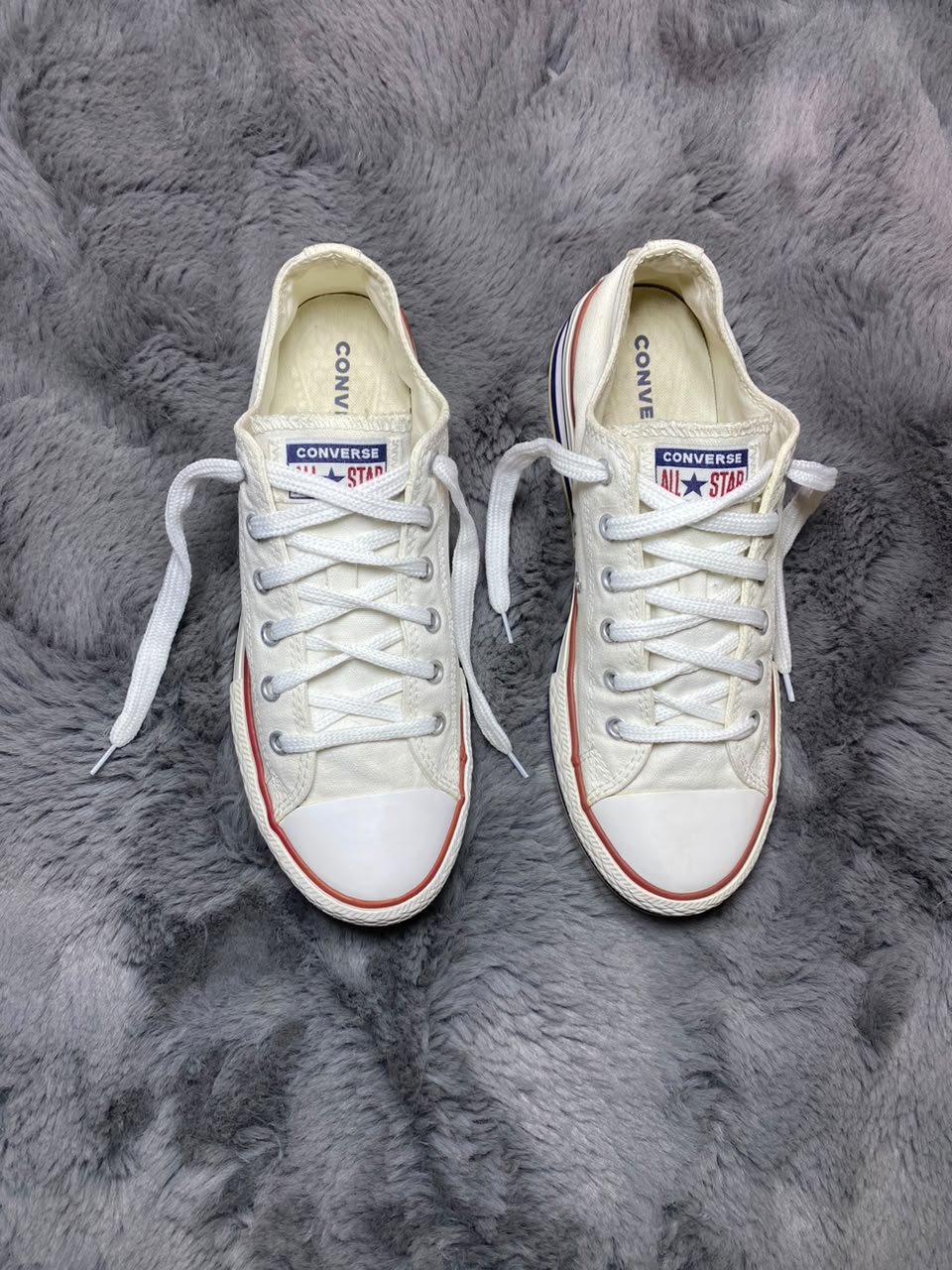 Converse ( Size 38 / 5.5 )