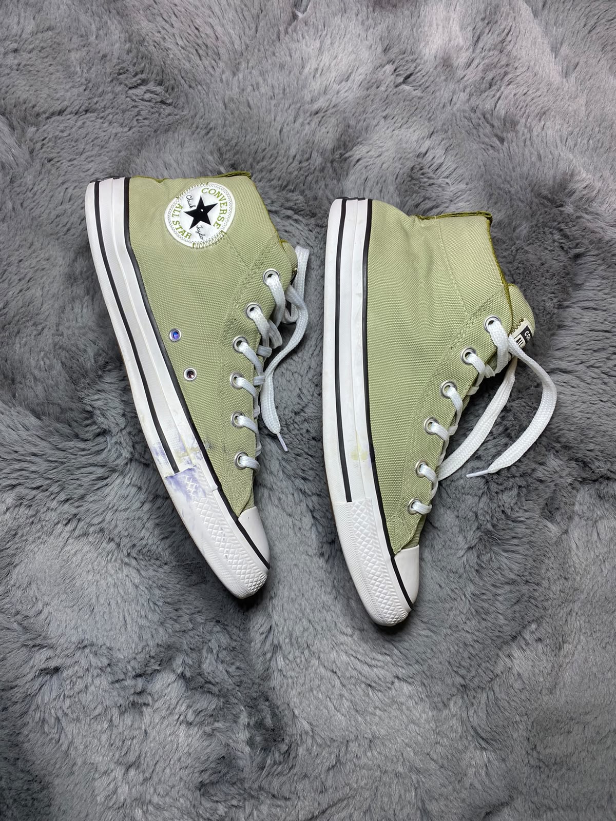 Converse ( Size 41.5 - 42 / 7.5 - 8 )
