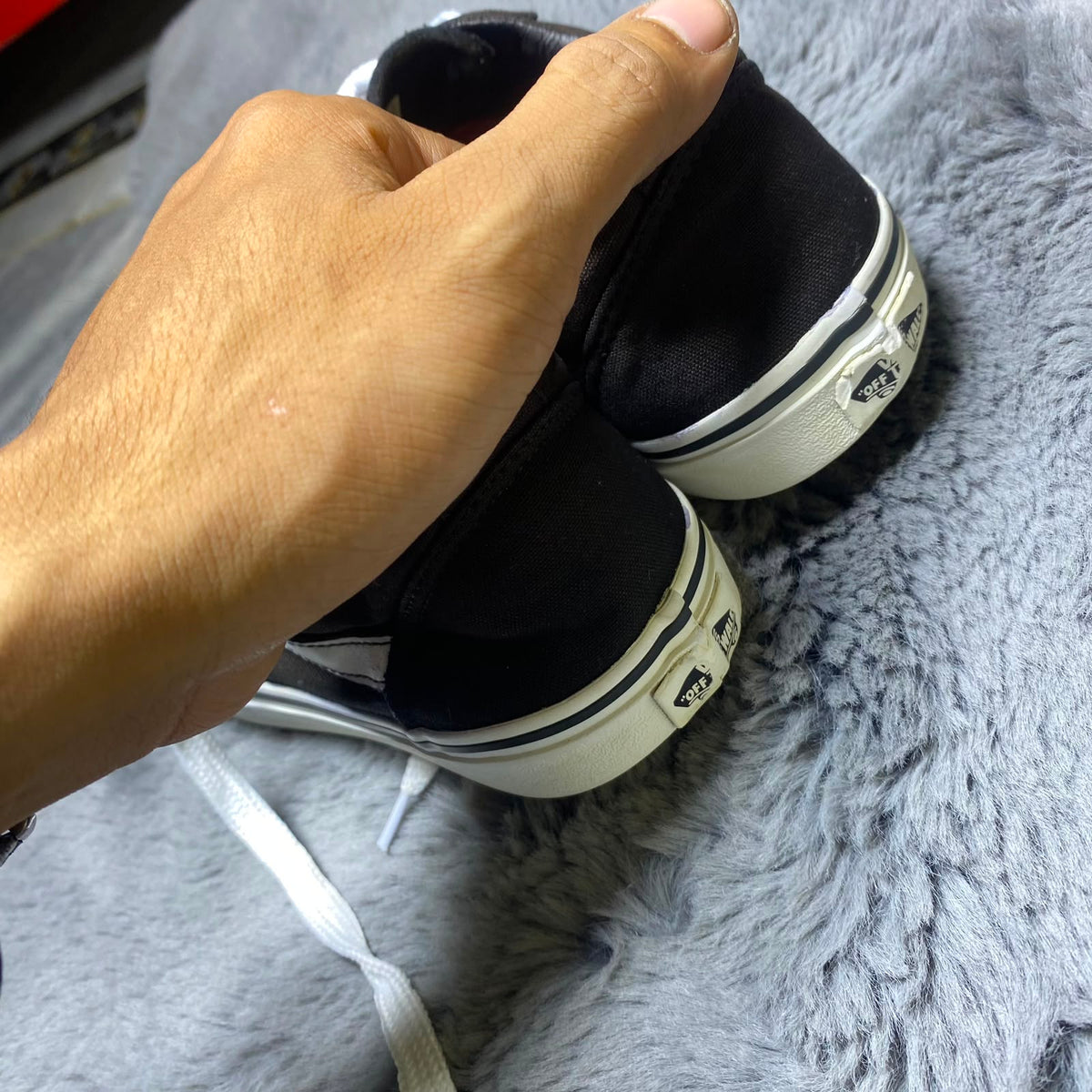 VANS ( Size 40.5 - 41 / 6.5 - 7 )