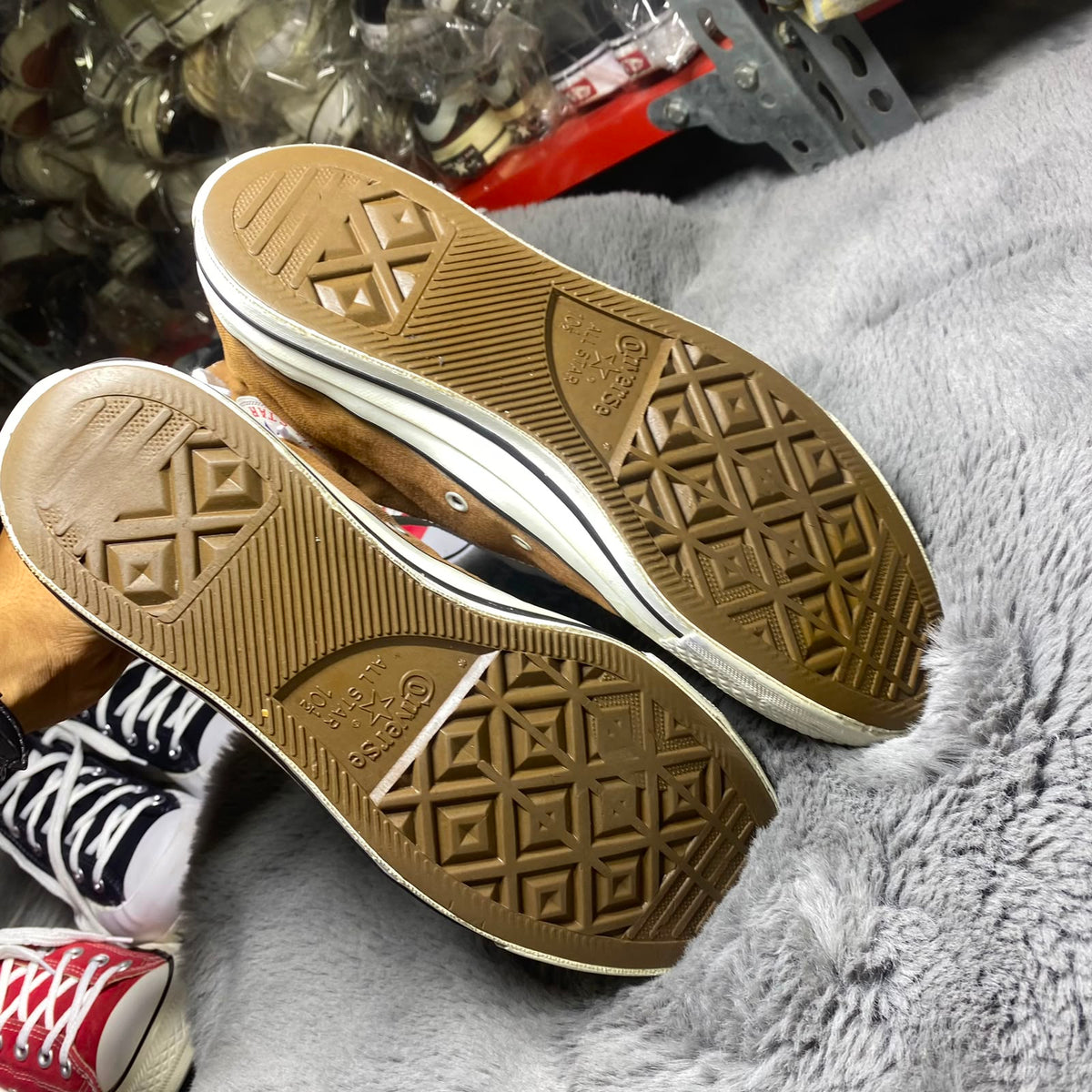 Converse ( Size 44.5-45 / 10.5 - 11 )