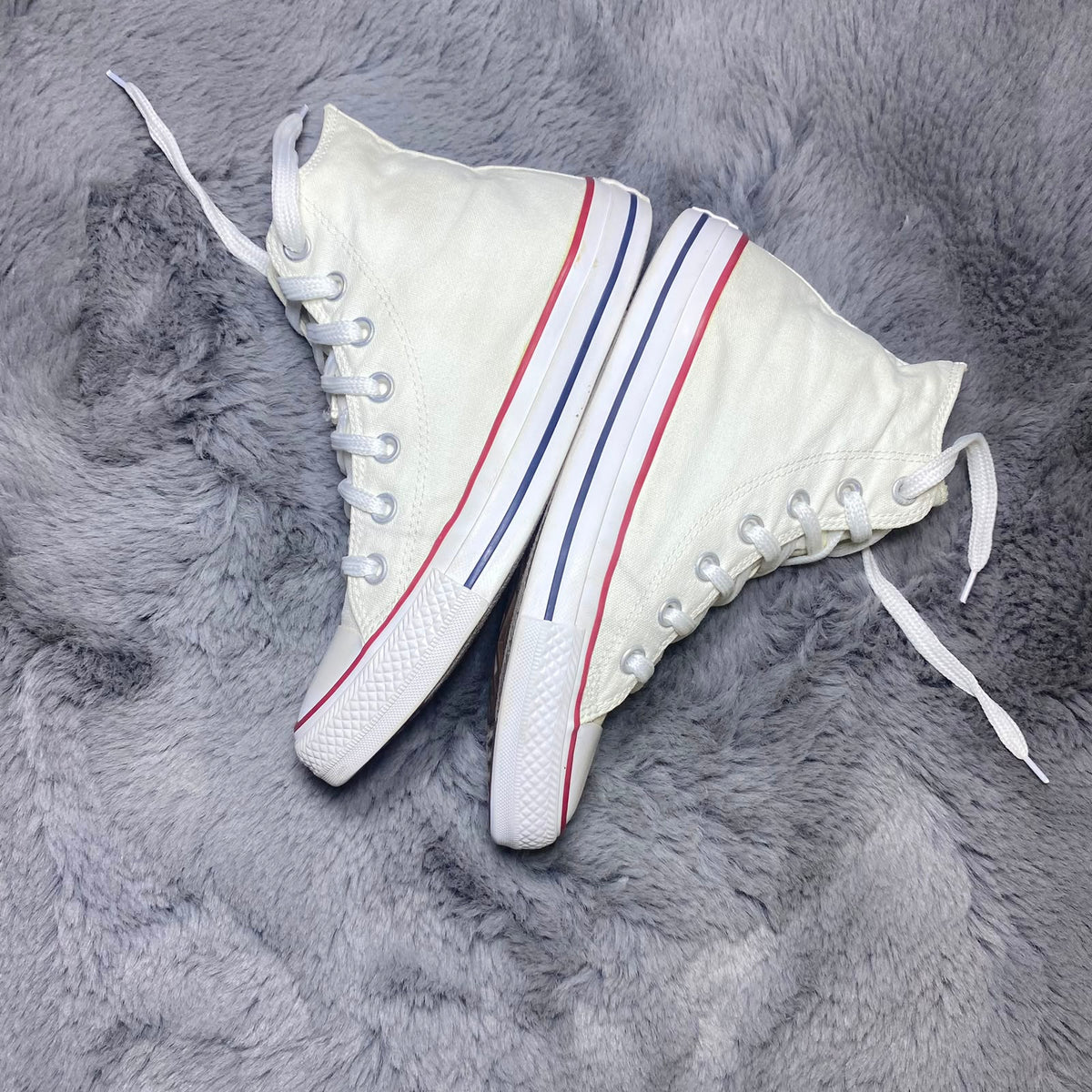 Converse ( Size 38 / 5.5 )