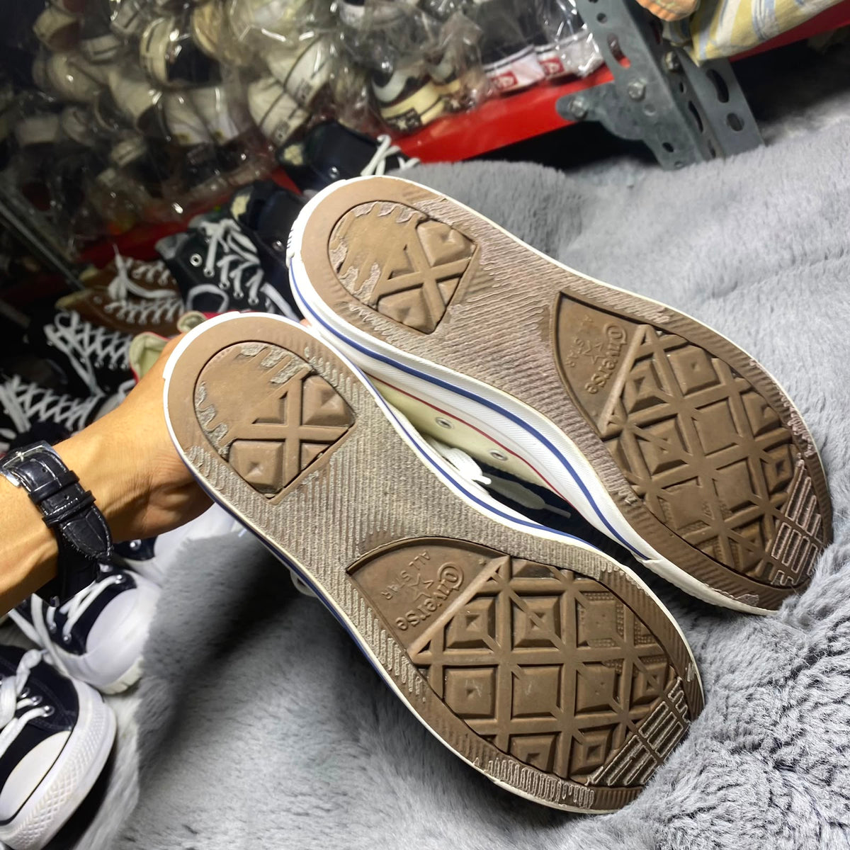Converse ( Size 41.5 - 42 / 7.5 - 8 )