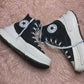Converse ( Size 38.5-39 / 5.5-6 )