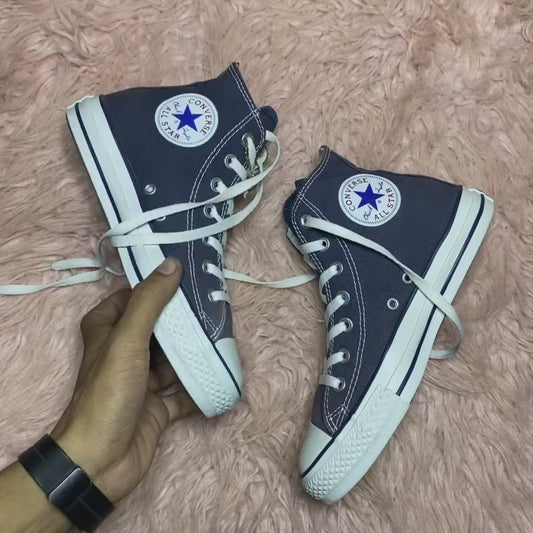 Converse ( Size 38 / 5.5 )