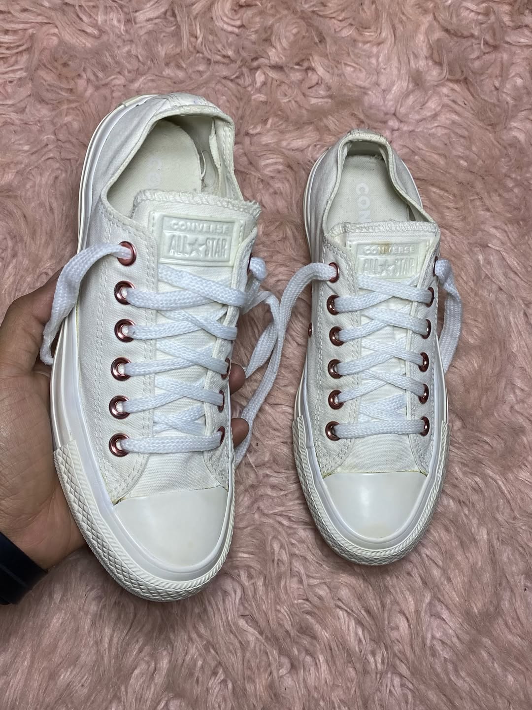 Converse ( Size 37.5 -38 / 5.5 )