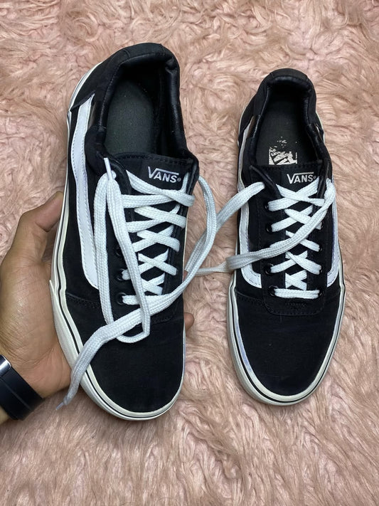 VANS ( Size 41 / 7.5 )