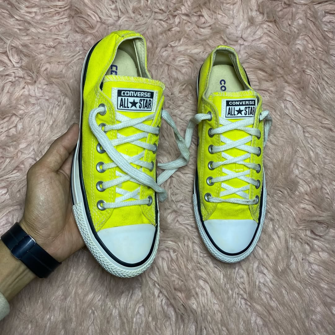Converse ( Size 39 / 6 )