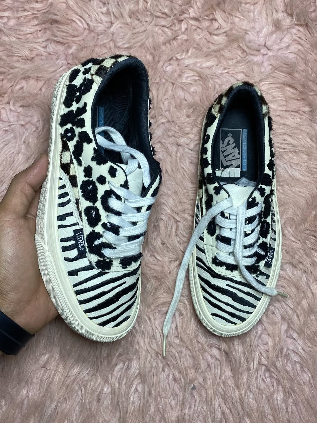 VANS ( Size 37 / 5 )