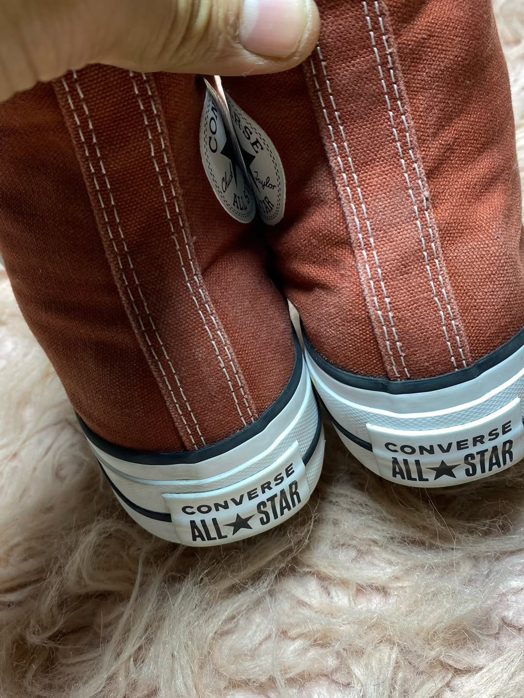 Converse ( Size 36.5 / 6 )